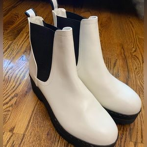 Women’s size 9 never worn boots